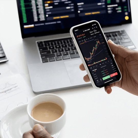 Eixo Cointhium - Equipa de especialistas em criptomoeda