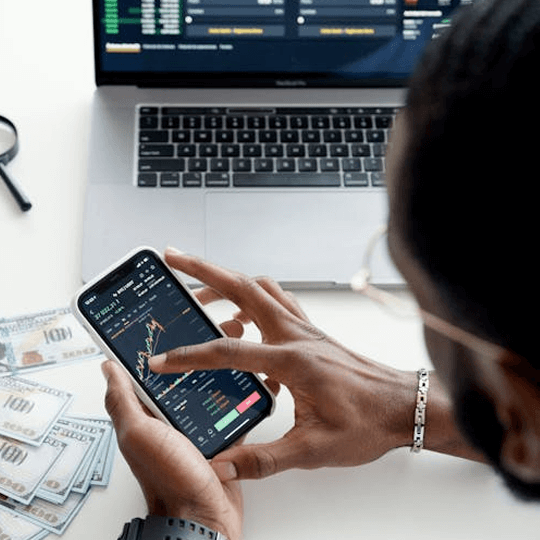 Eixo Cointhium equipa de especialistas em investimento em criptografia